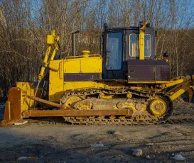 yellow bulldozer 