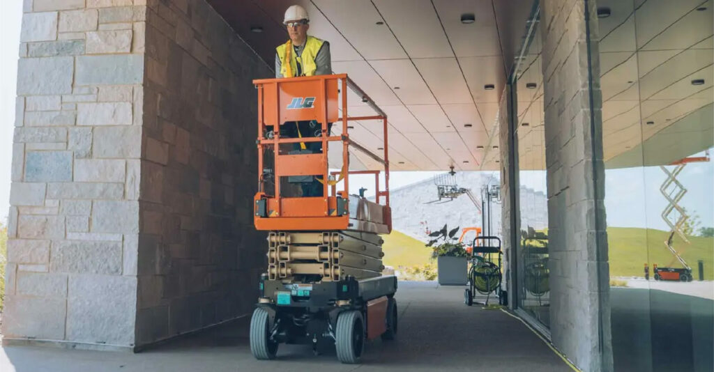 JLG rought terrain scissor lift scaled