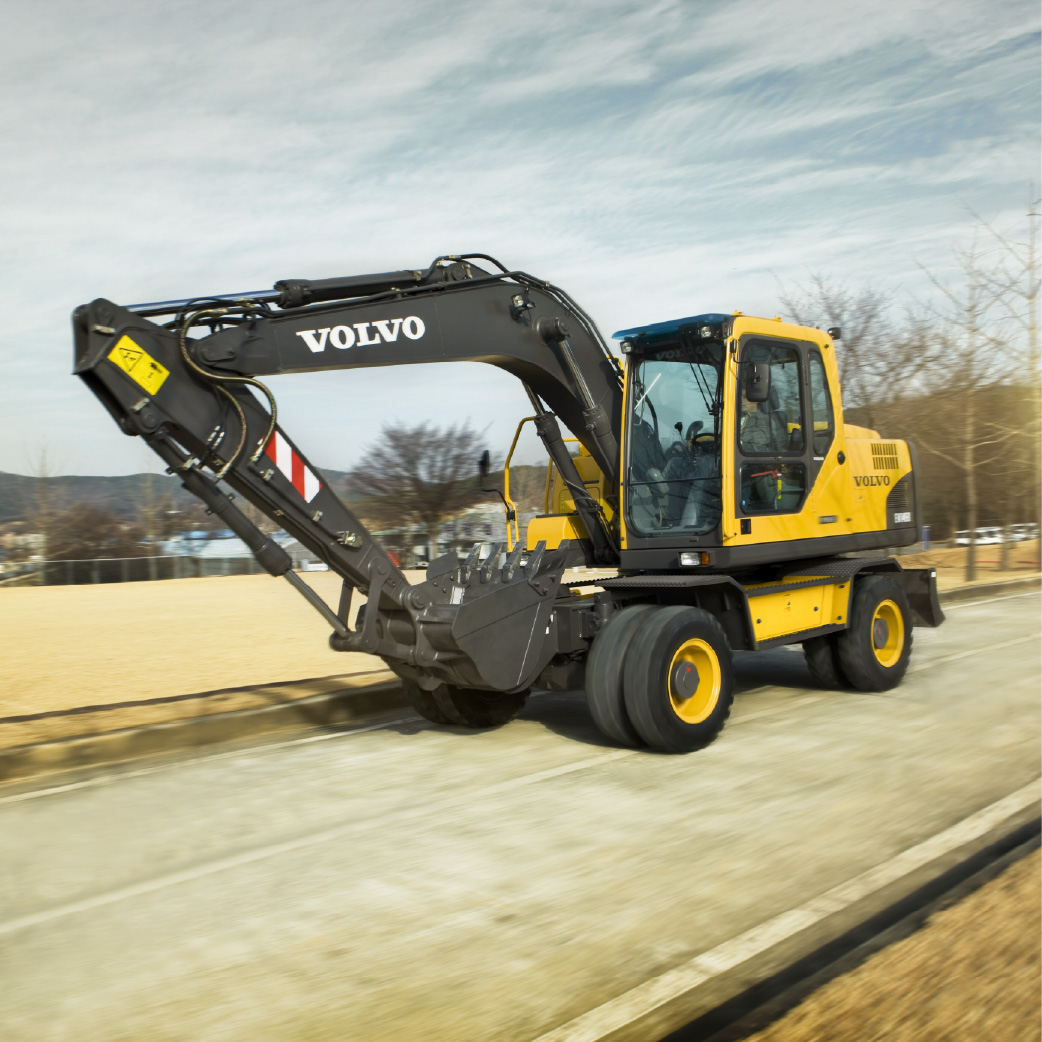 volvo ew145b in highway