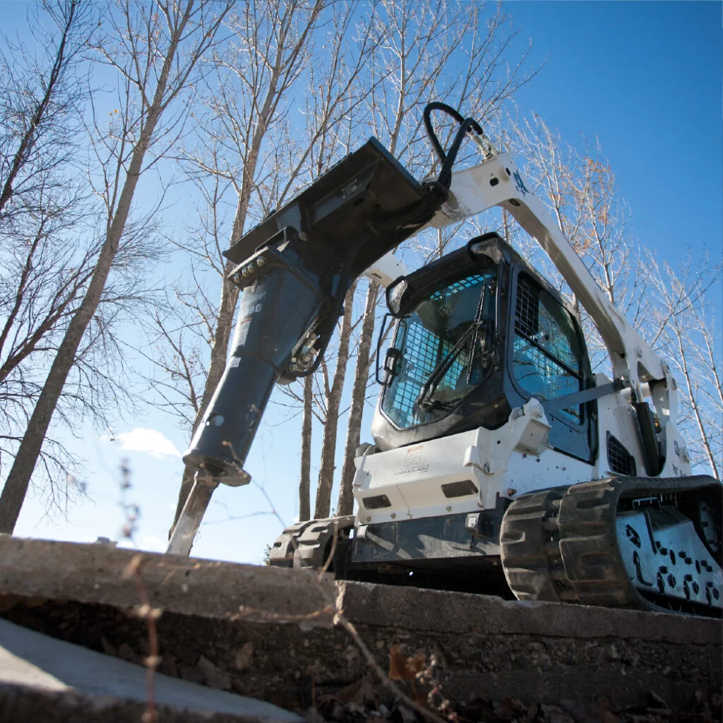 bobcat compact track loader T770 with hydraulic breakers
