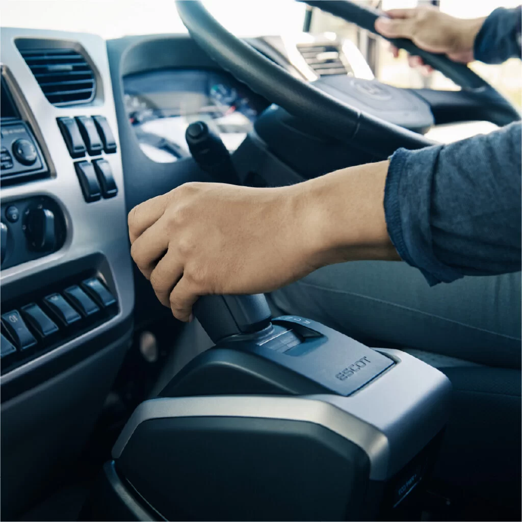 ud quester driving escot UD croner logistics people copy 19