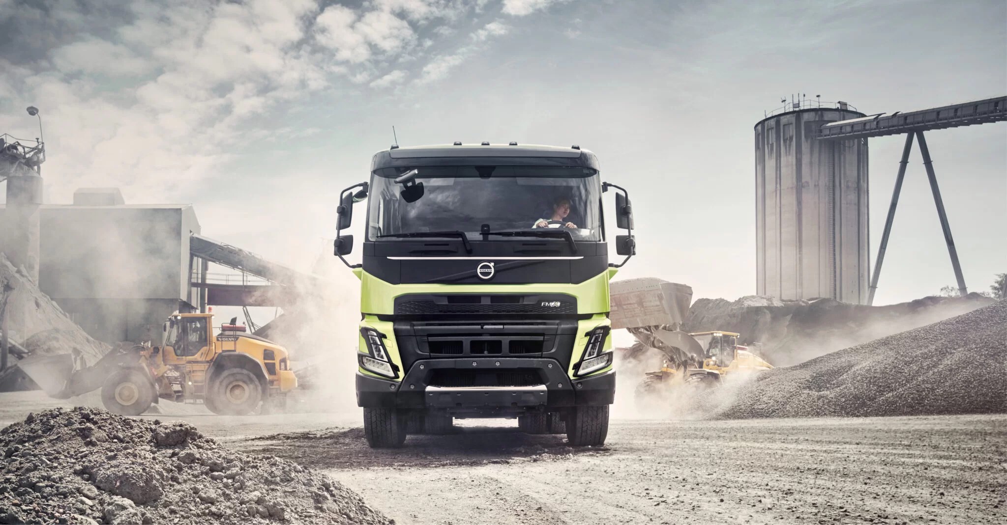 volvo fmx construction site front view
