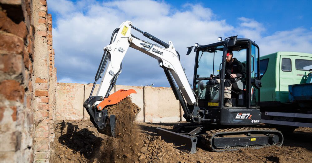 Bobcat e27z in urban construction